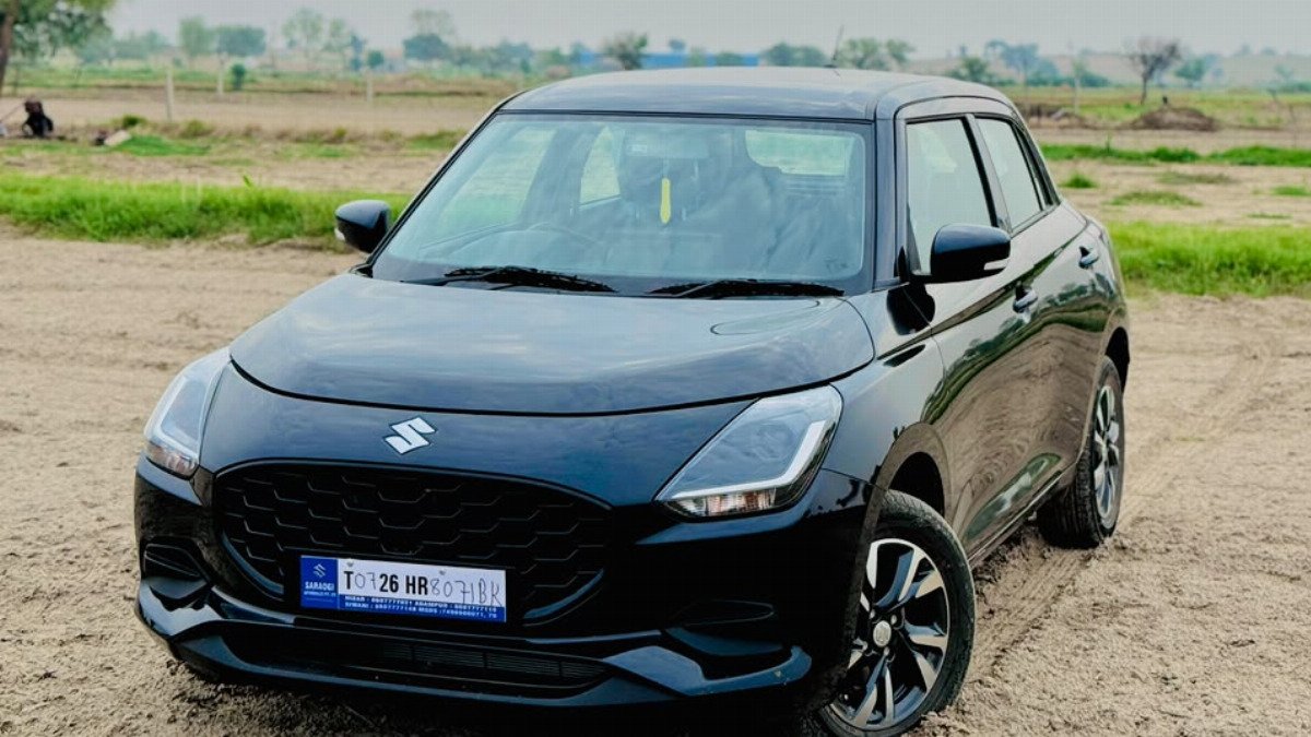 Maruti Suzuki Swift Black Front View in Hisar